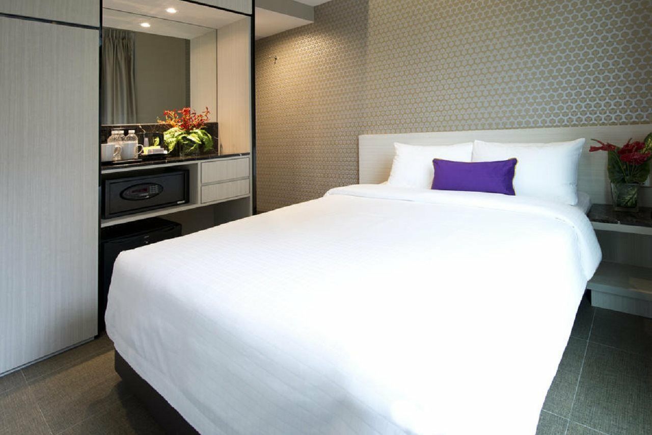 V Bencoolen 4* Singapura